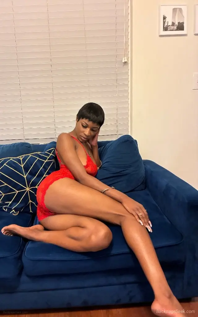 slim petite in Charlotte – Women Seeking Men photo 3