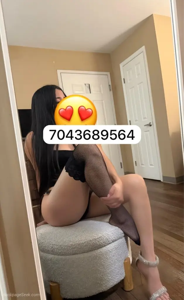 Colombiana Amorcito hola soy una chica muy dulce con una linda