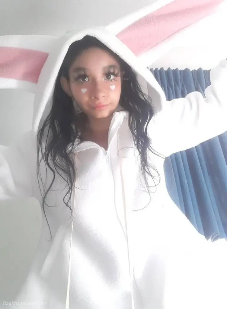petite cute spoiled in Chicago – Women Seeking Men photo 6