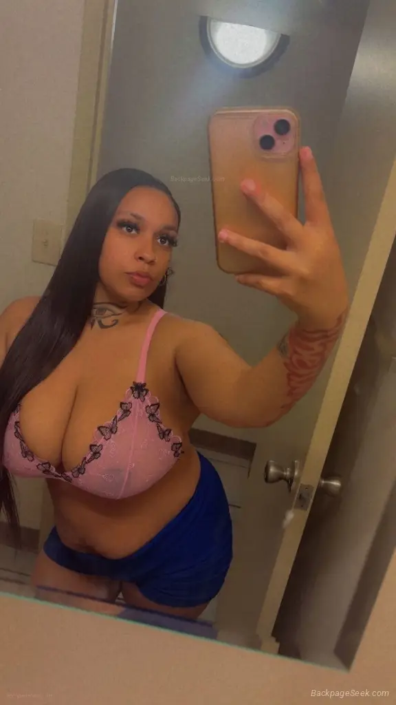 sexy curvy lightskin