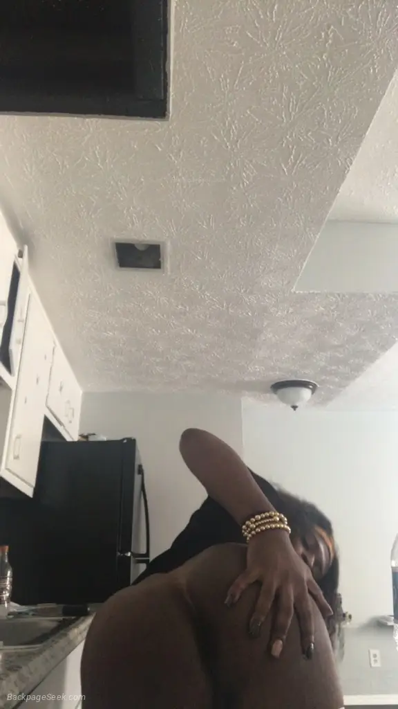 INCALLS AVAILABLE NOW TS Brown Skin Baddiee