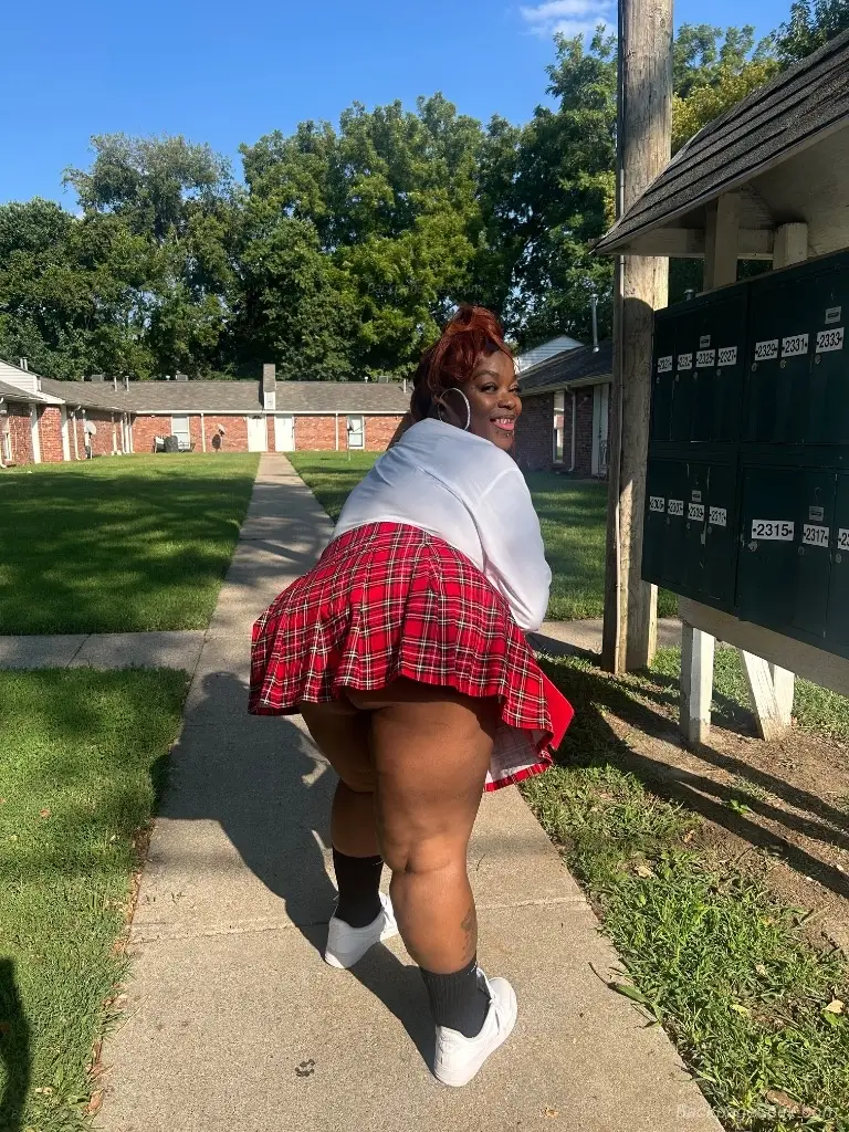 The goat is back in Cincinnati – Women Seeking Men photo 5