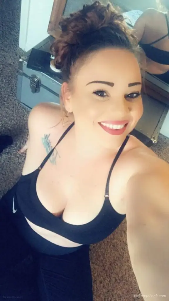 Light skin Latina wet kitty I ALSO SELL MY NUDES VIDEOS