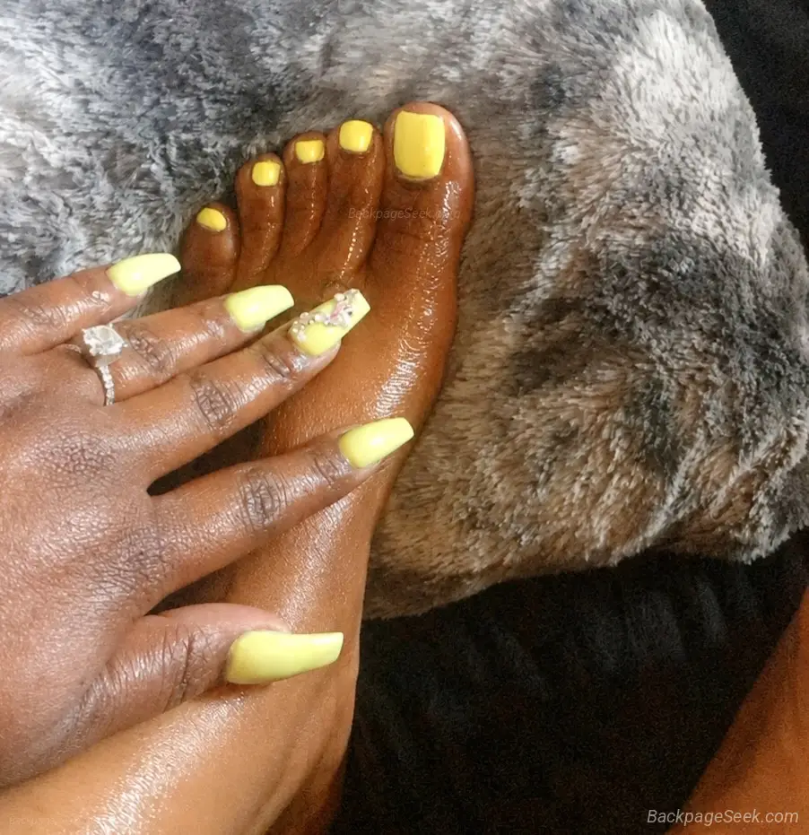 Here for a good time not a long time Cum watch me throw this... in Columbus – Women Seeking Men photo 5