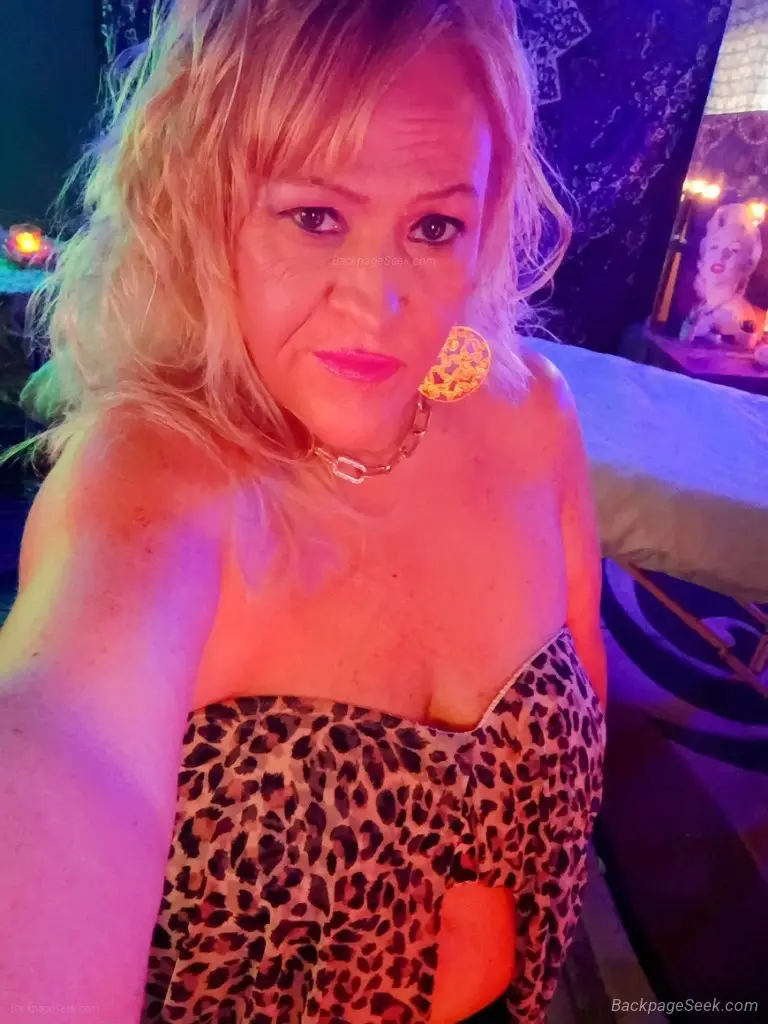 FALL INTO A HOT OIL MASSAGE in Columbus – Women Seeking Men photo 4