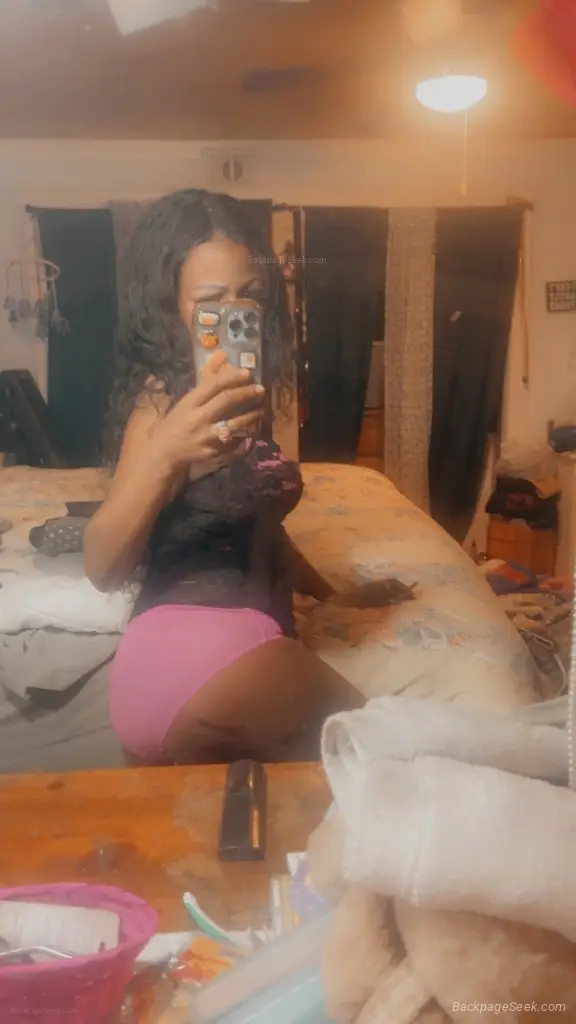 MATURE BEAUTIFUL BLACK WOMAN READY TO