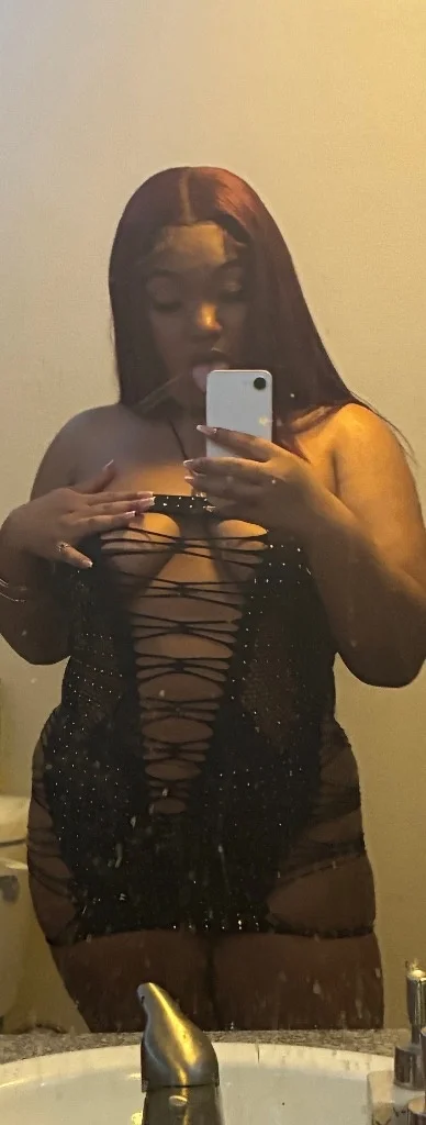 THICKK SEXY EBONY AVAILABLE ALL DAY