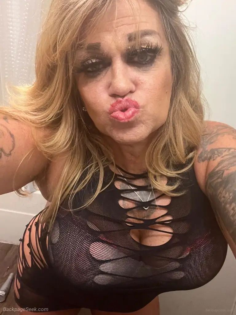 sexy exotic mature provider