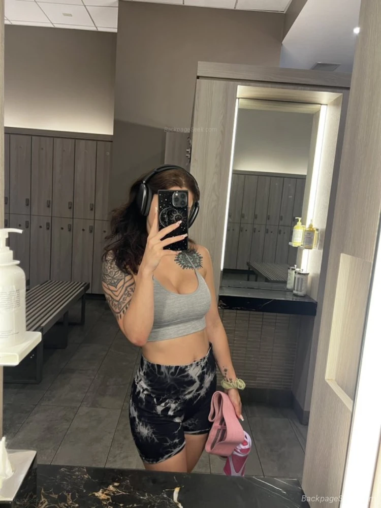 I m looking for serious relationship in Denver – Women Seeking Men photo 2