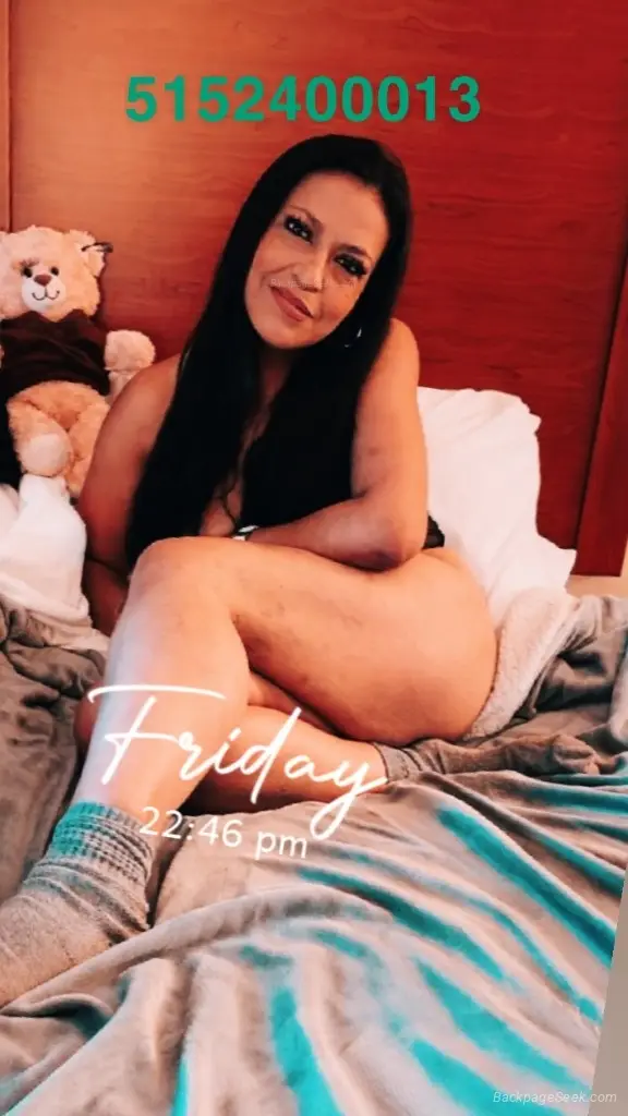 Beautiful Latina waiting to make all your fanta especia desies come true