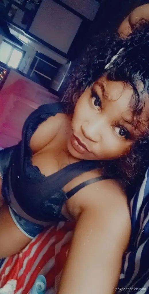 come play with me in Des Moines – Women Seeking Men photo 2