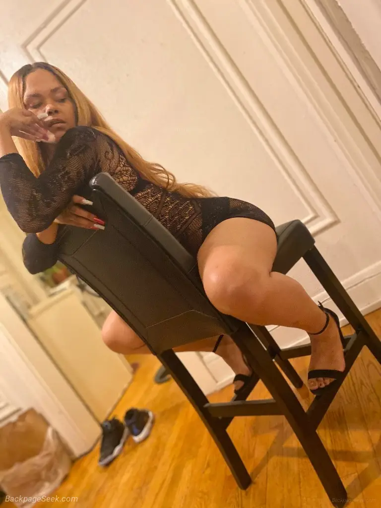 southern BOMBSHELL in Des Moines – Women Seeking Men photo 2