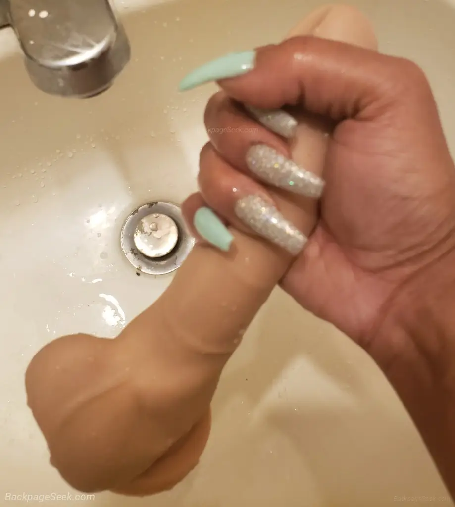 Morning Wood Need a Hand I can Help U in Detroit – Women Seeking Men photo 4