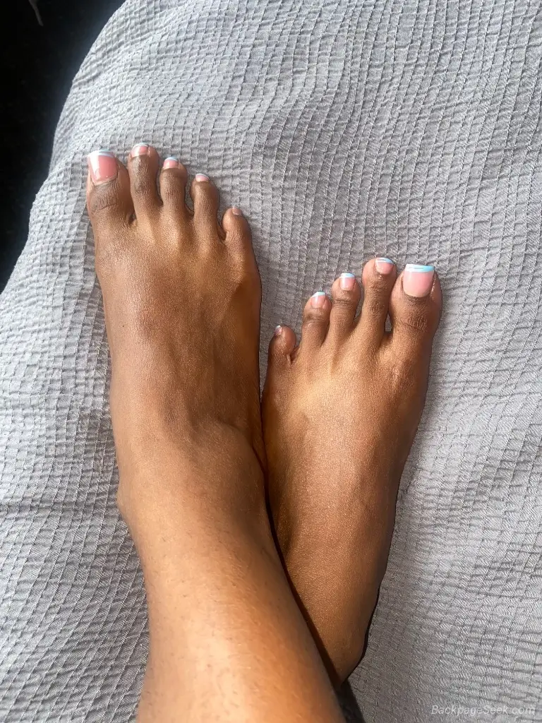 Wiggly Toes and Sexy Soles in Detroit – Women Seeking Men photo 2