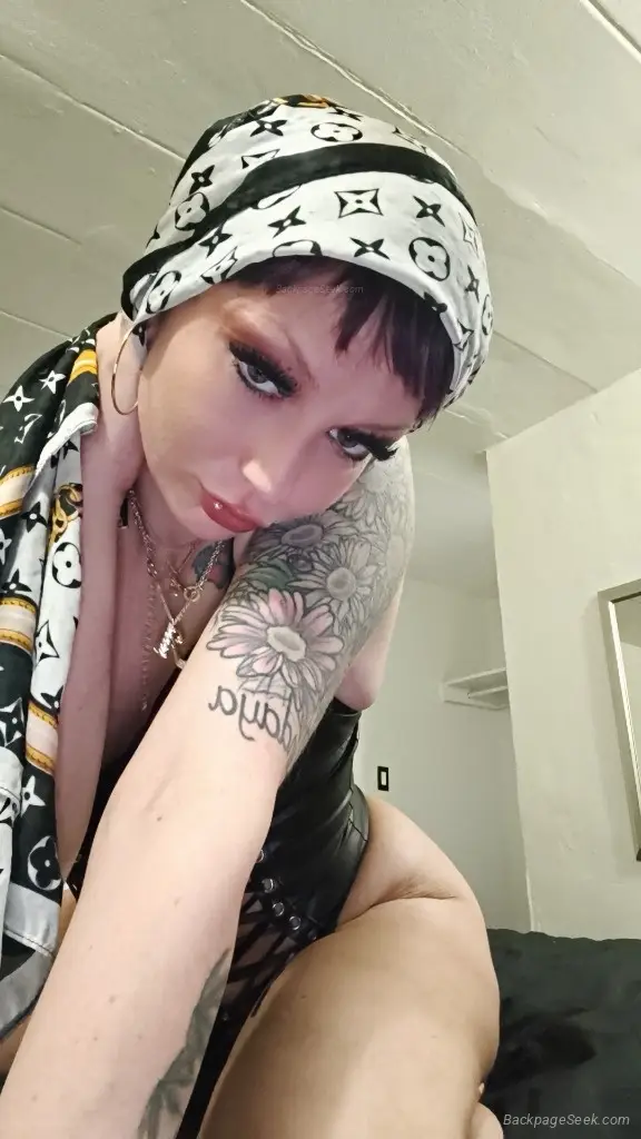 Sweet and Sexy in Detroit – Women Seeking Men photo 3