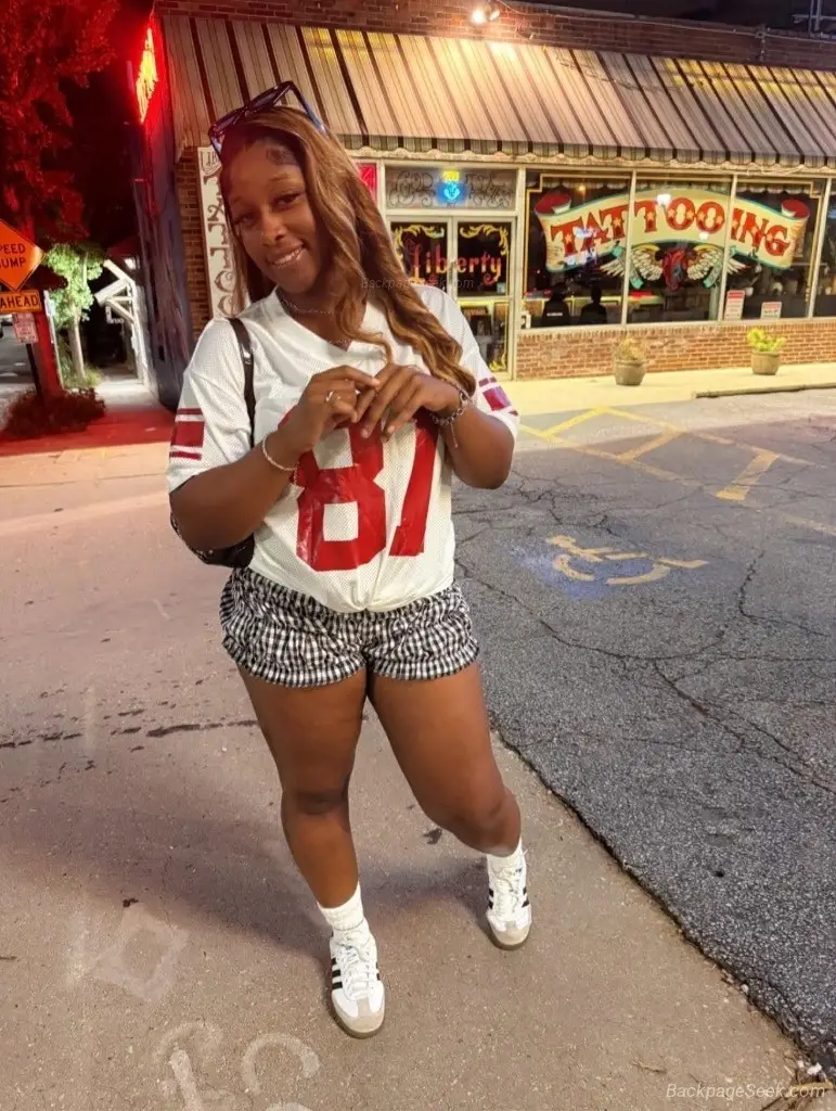 Sweet enough to tempt you wild enough to keep you curious in Fayetteville – Women Seeking Men photo 4
