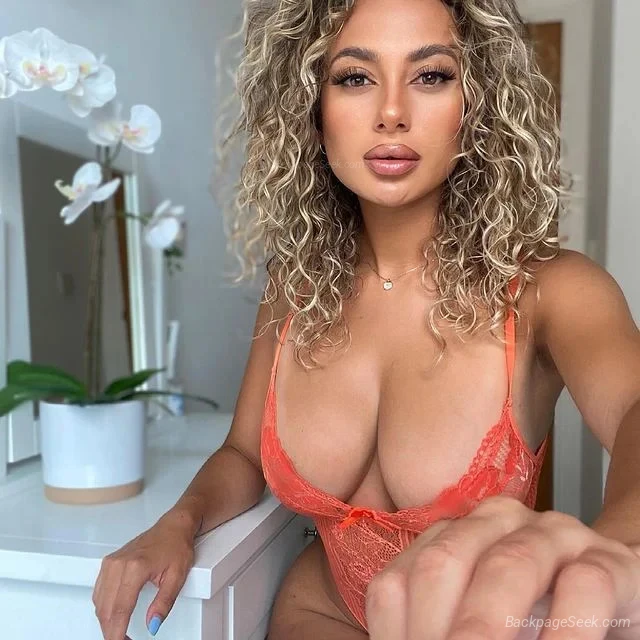 I am clarasexy I am a relaxation specialist I am a petite co... in Fort Collins – Men Seeking Women photo 6