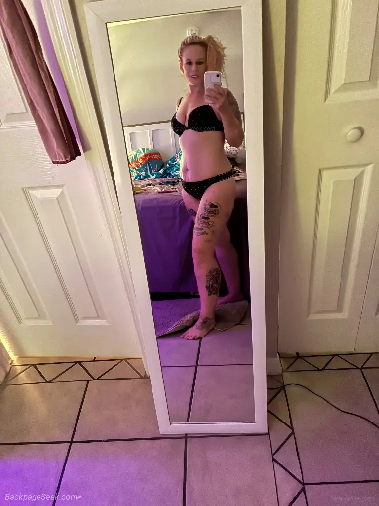 Back in town was in captivity for a week so i m ready to rid... in Fort Myers – Women Seeking Men photo 3