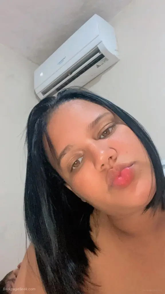Hello I m a white girl with yellow eyes available for outing... in Fort Myers – Women Seeking Men photo 3