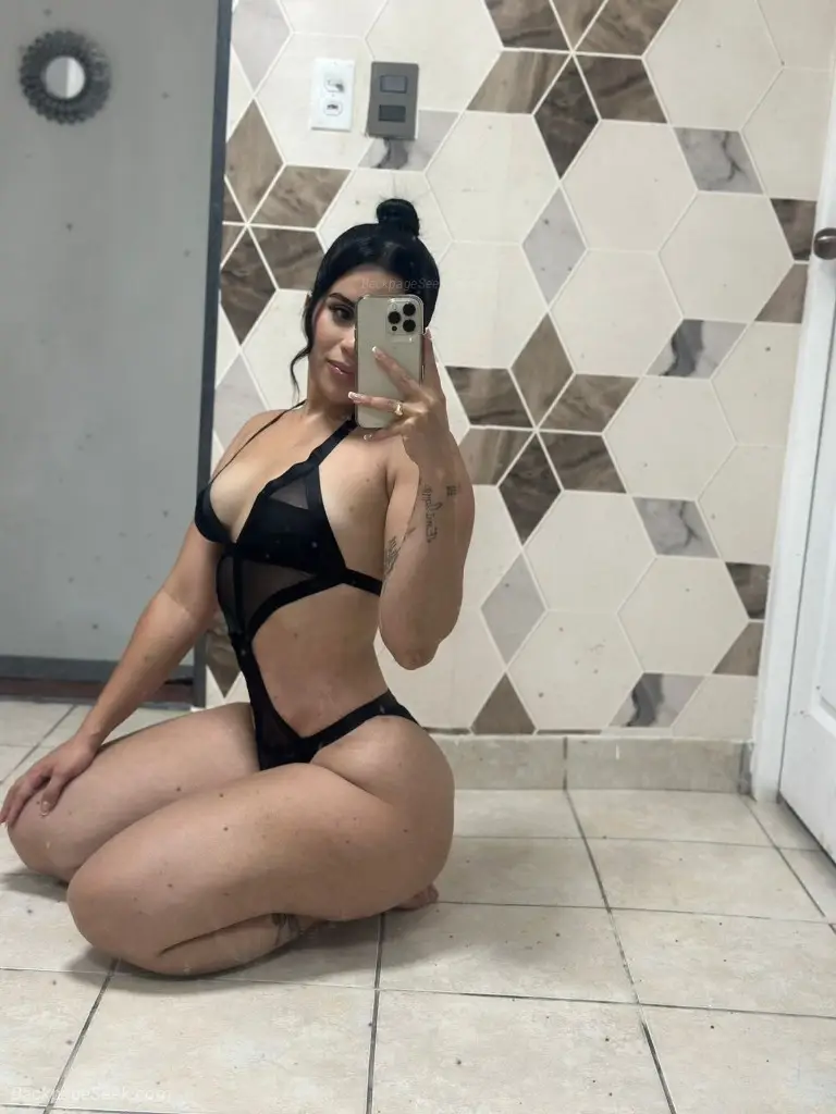 Hi new girl in town in Fort Myers – Women Seeking Men photo 2