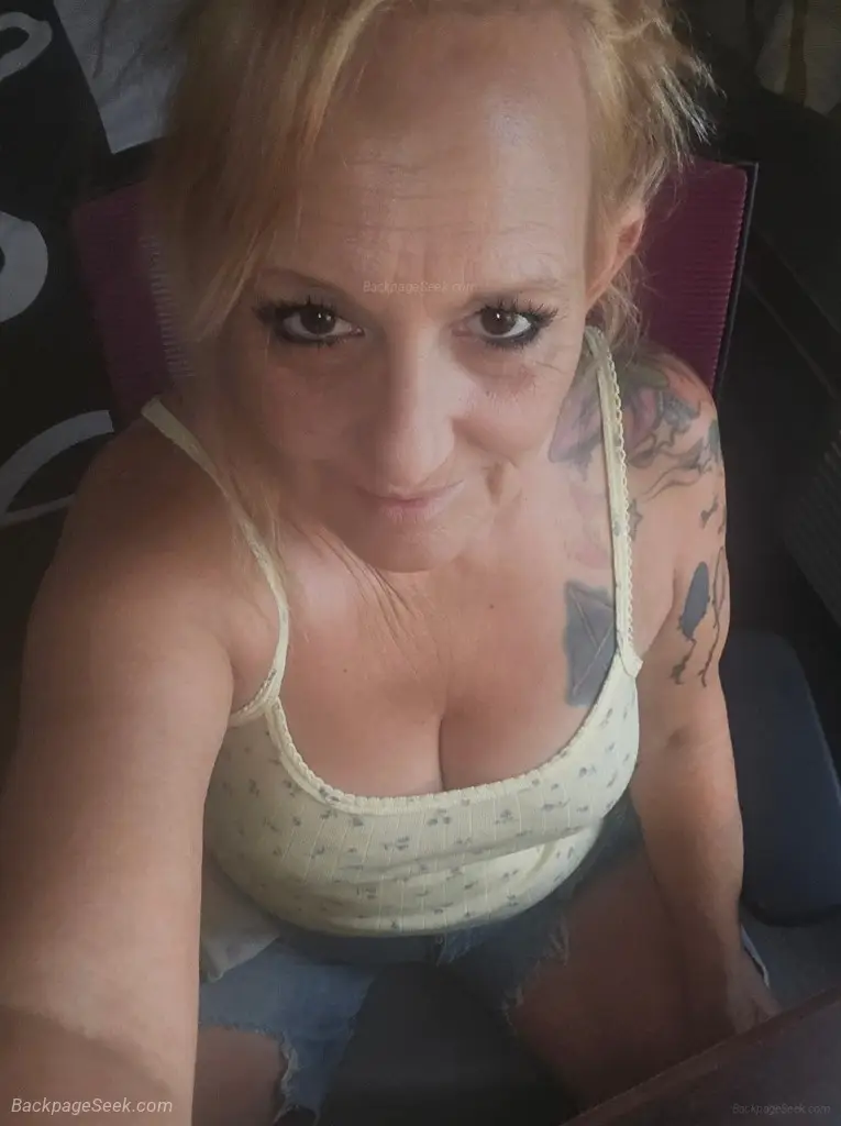 Hot tub in my Suite in Fresno – Women Seeking Men photo 5