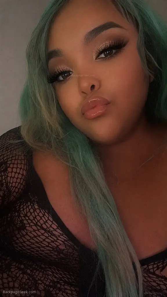 TRANS BTTM BBW PUERTO RICAN MAMI HOSTING BBC TOPS