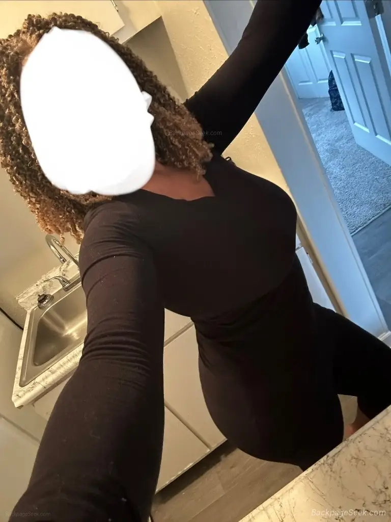 offering massages and nude house cleaning services in Greensboro – Women Seeking Men photo 4