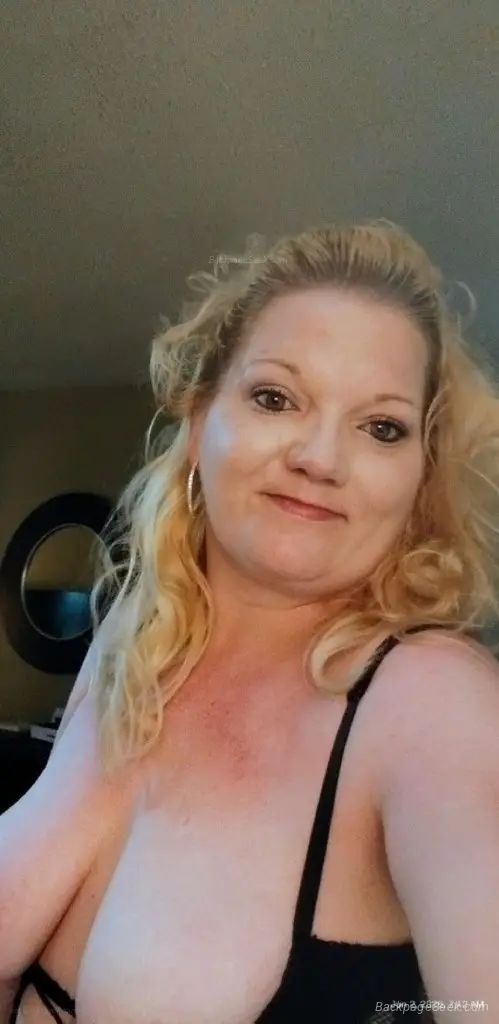 Sweet Sexy 48 Years Older Mom Tight Pussy That Stays Wet You... in Honolulu – Women Seeking Men photo 5