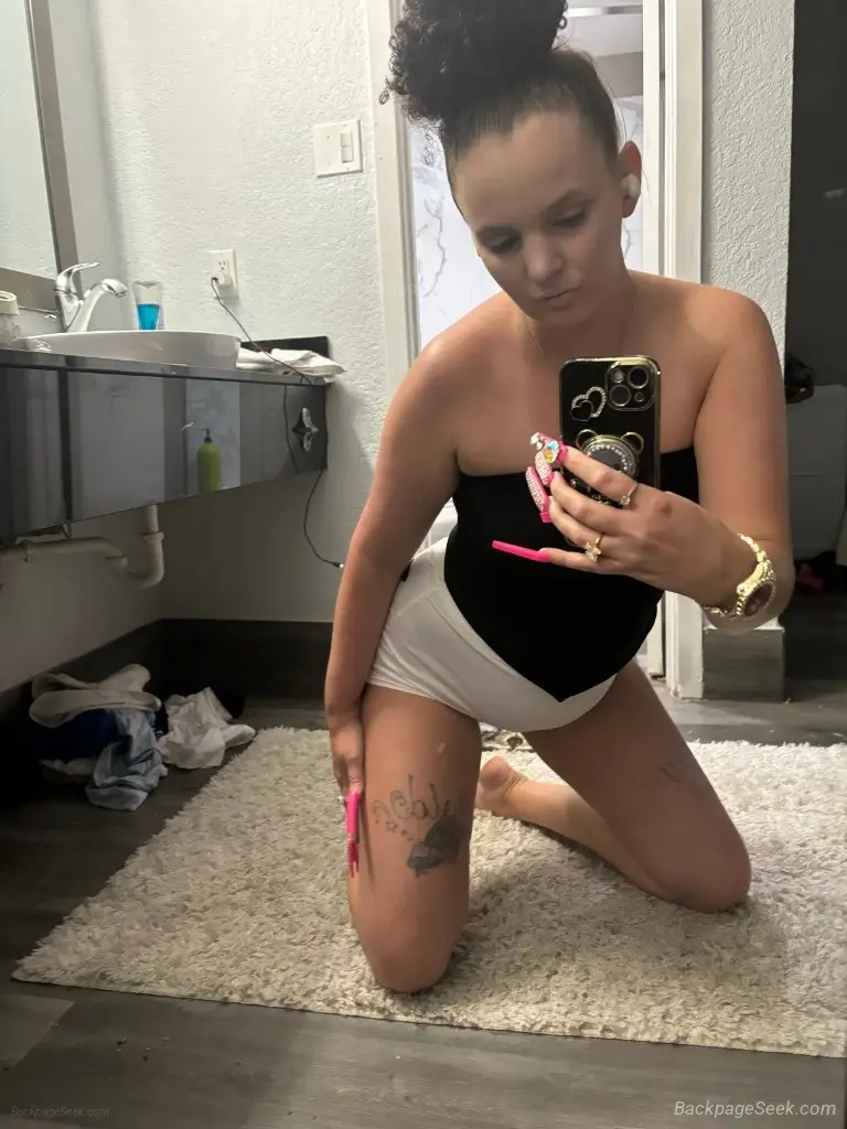 I am looking for people who value discretion good treatment... in Houston – Women Seeking Men photo 6