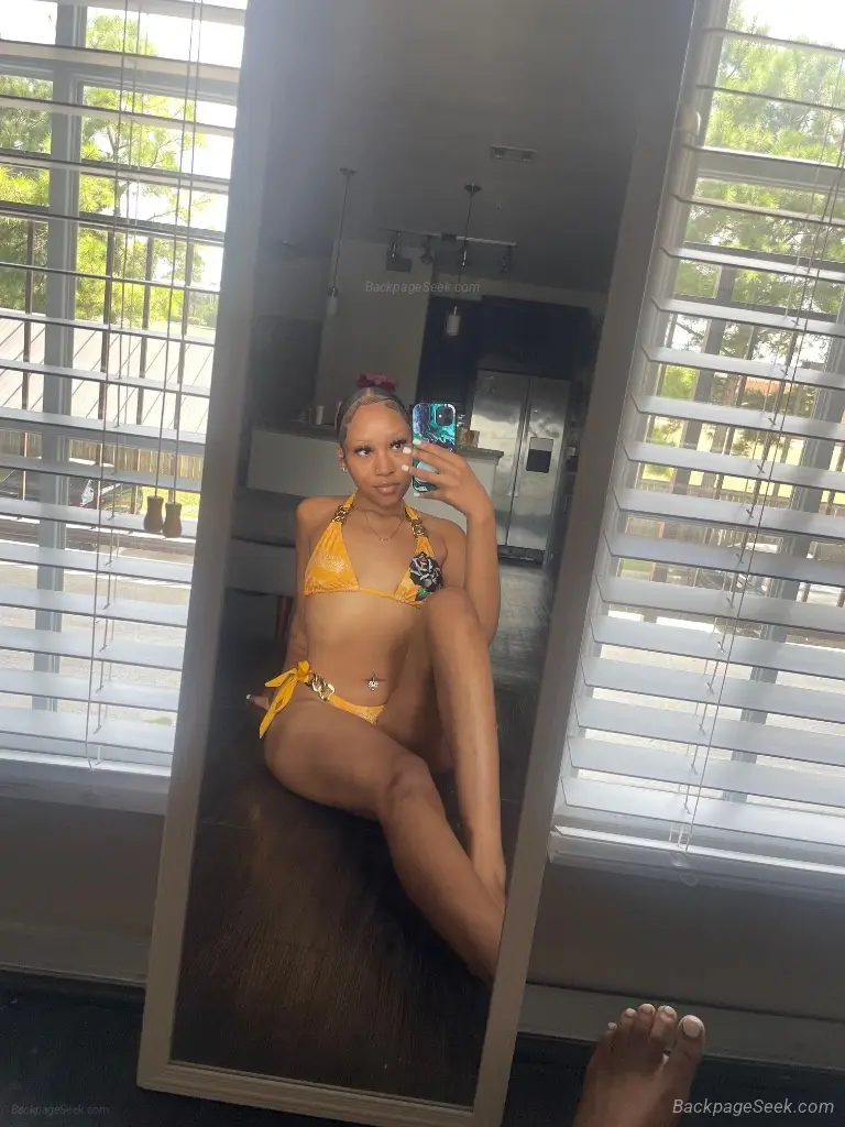SEXY BLASIAN SLUT WHO LIKES TO FUCK $25 ft shows