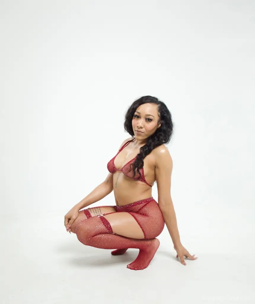 TIGHT WET CARAMEL BOMBSHELL in Houston – Women Seeking Men photo 3