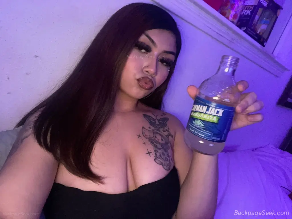 here for a goodtime not a long time babes cardates personal... in Houston – Women Seeking Men photo 5
