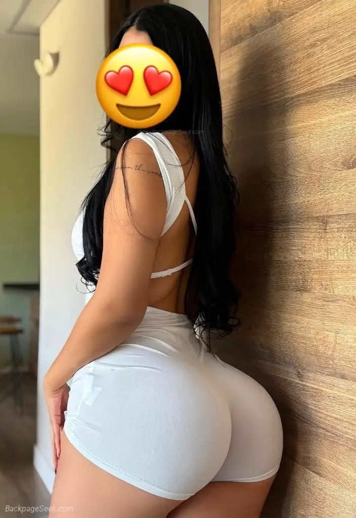 Latina sexy in the city