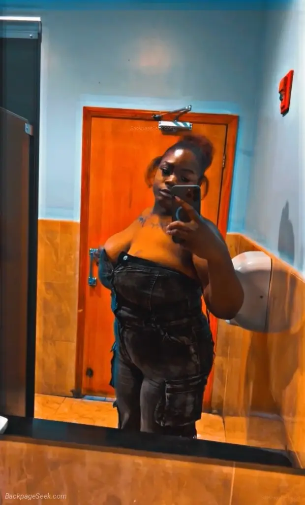 Put Your Thumb In My Ass Daddy While You Beat This Kitty Up in Hudson Valley – Women Seeking Men photo 3