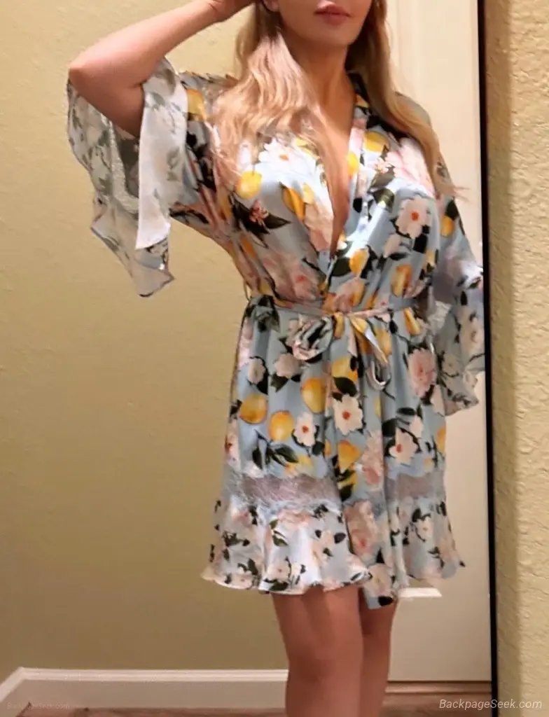 New girl visiting town