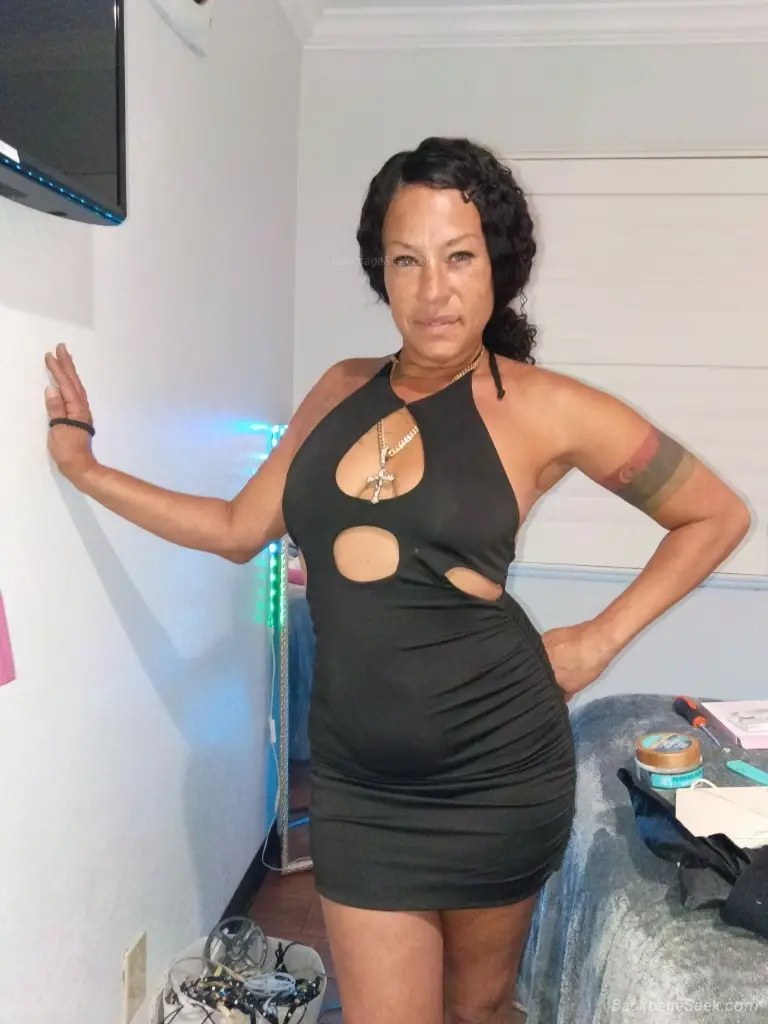 I M THE KIND OF GIRL THAT WILL MAKE YOUR TOES CURL LET ME MA... in Inland Empire – Women Seeking Men photo 4