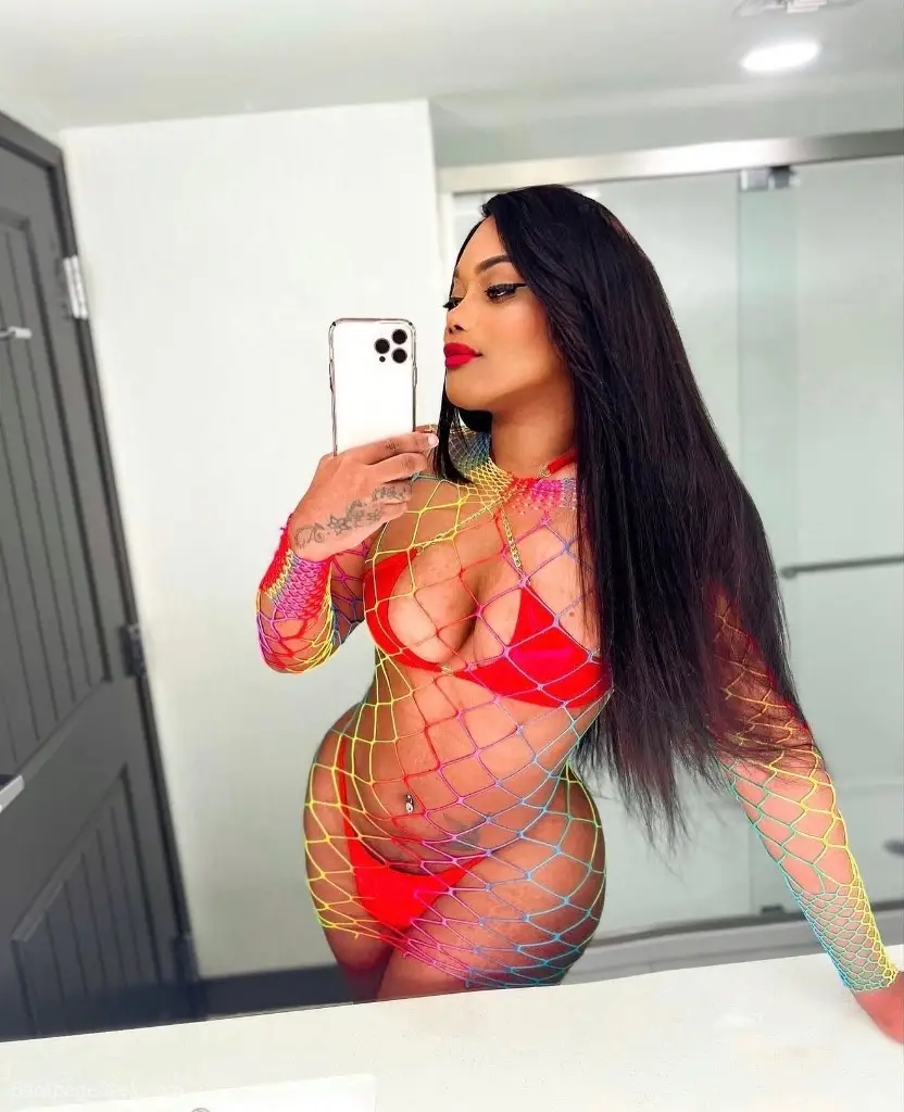 Jass latin girl in your town / instagram : @f.jaslen