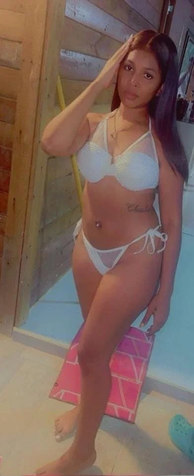 There's a hot and daring Latina girl with a natural body, daddy.