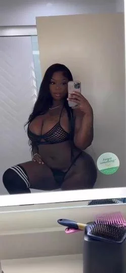 ) lSLIM THICK CHOCOLATE LET ME FULFILL YOUR NEEDS