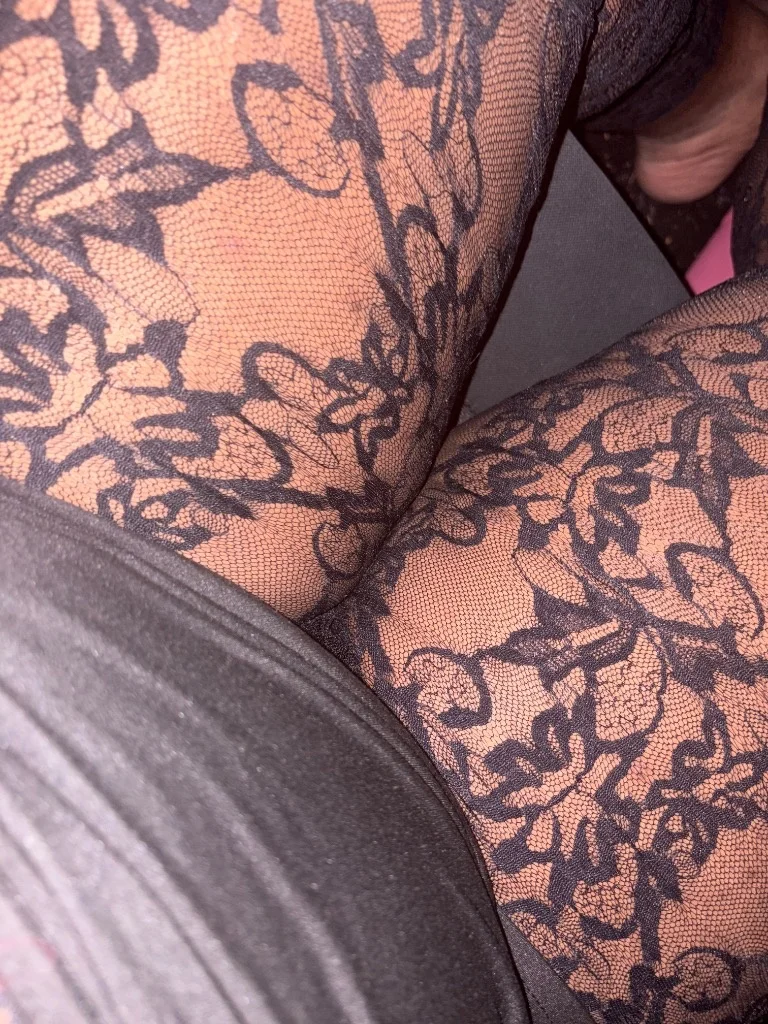 incalls or outcalls in Kansas City – Women Seeking Men photo 5
