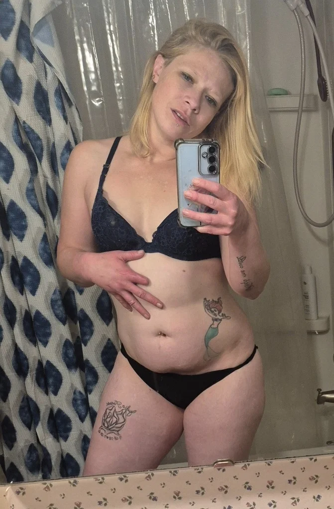 Aunt Flo has dropped by for a week long visit lol ;)*OUTCALL ONLY* cutie