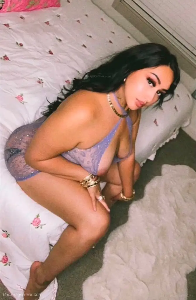 Spanish Beauty Out/In