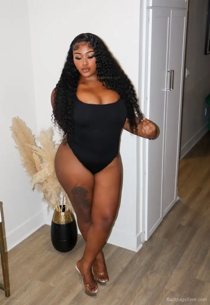 Naomi available now incall or outcall i sign nda's in Kansas City – Women Seeking Men photo 2