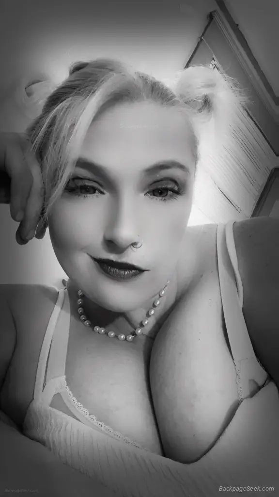 Whos up in Kansas City – Women Seeking Men photo 4