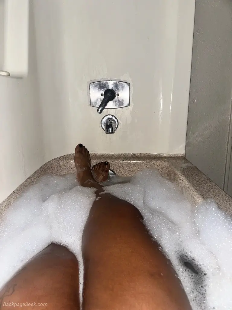 Cum Slut Waiting To Be Slutted Out Tight Wet and horny waiti... in Kansas City – Women Seeking Men photo 4