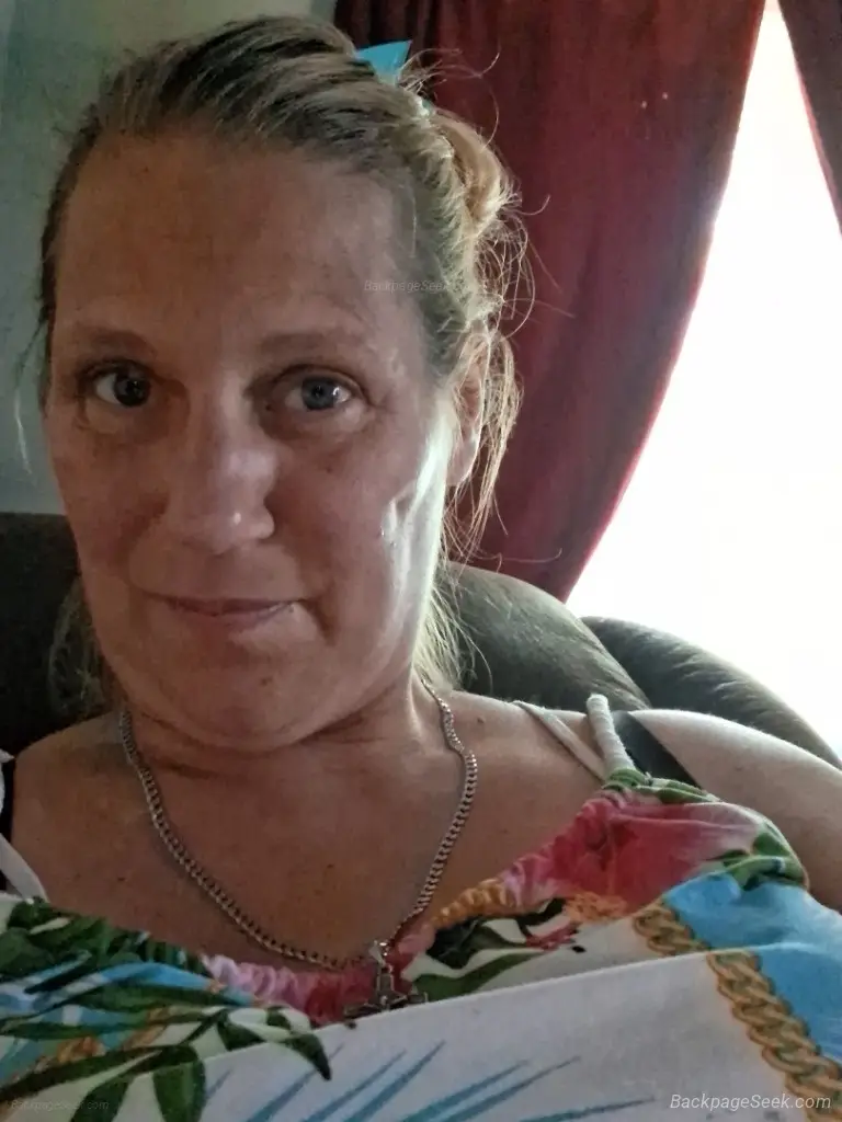 milf molly in Kansas City – Women Seeking Men photo 2