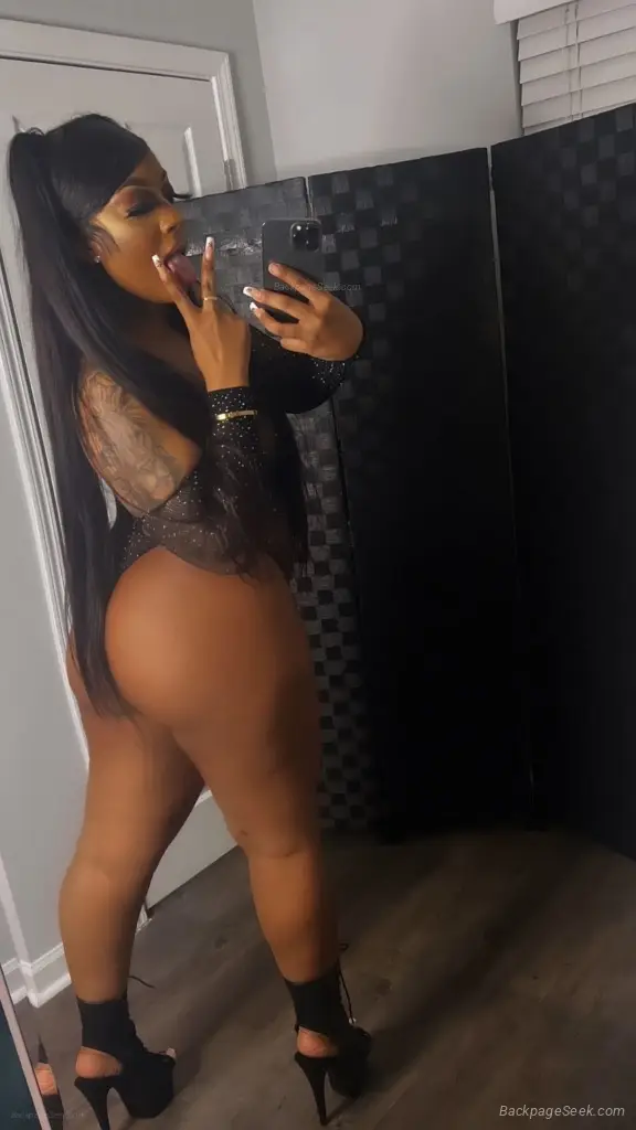 CURVY SUBMISSIVE Ven a follarme papi EXOTIC TATTED BOMBSHELL in Kansas City – Women Seeking Men photo 3
