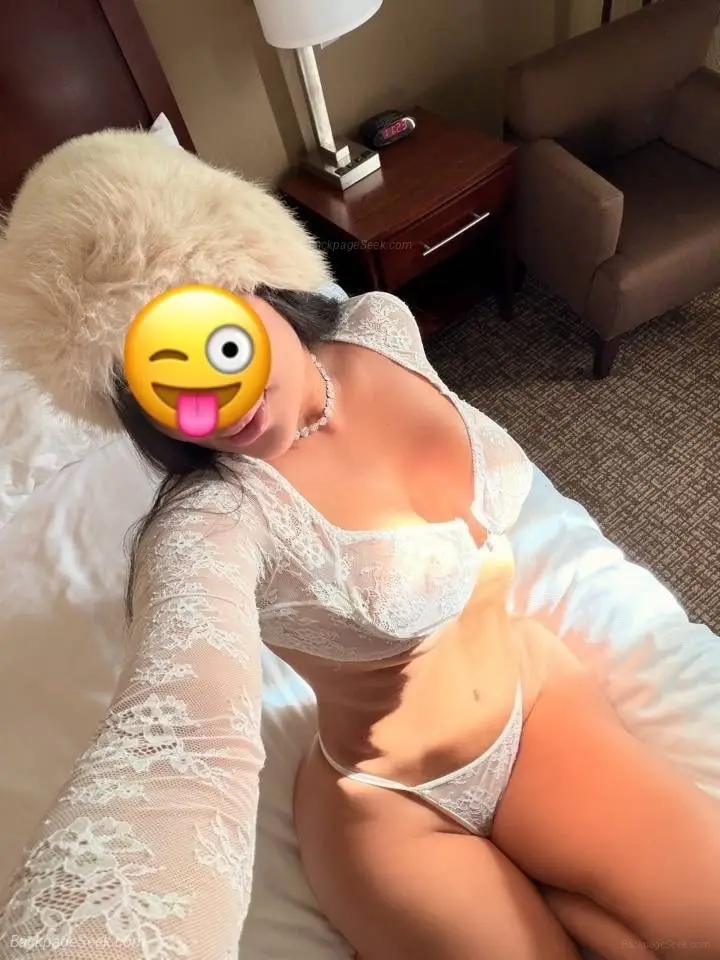 Sexy girl available baby daring sensual daddy call me honey send
