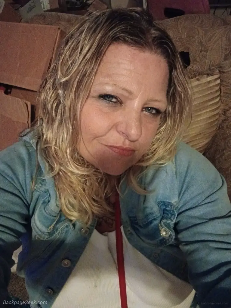 Thick Busty Curvy Blonde Blue Eyes and Ready to Put My Moves On