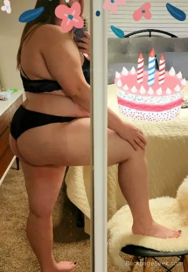 Queen of Laura May in Kansas City – Women Seeking Men photo 4